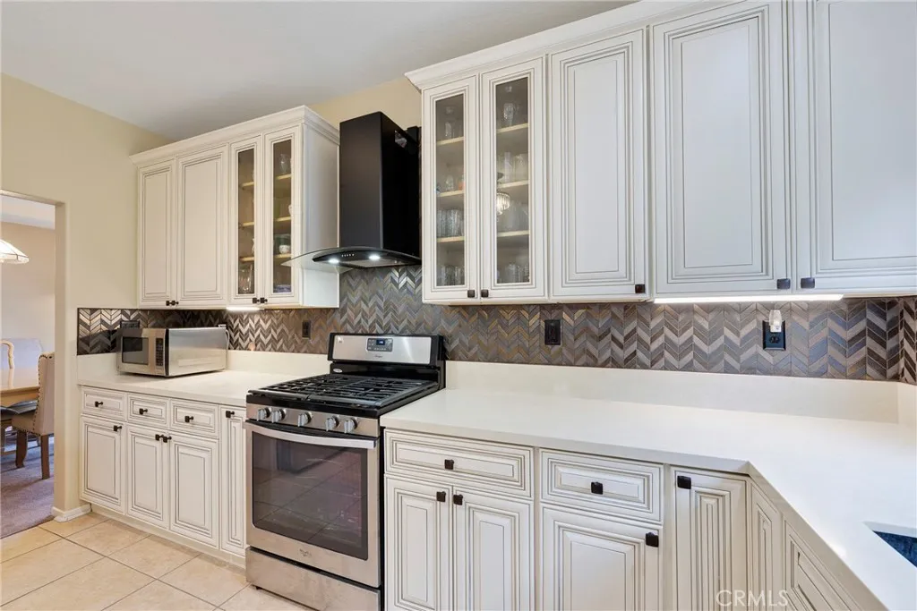 1240 Nina Lane, Corona, California 92882 home-pic-21